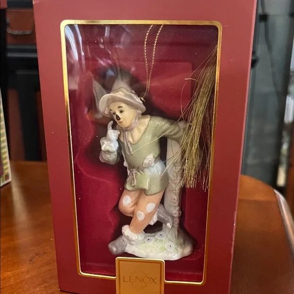 Lenox scarecrow Ornament - Green and Gold - Picture 1 of 4